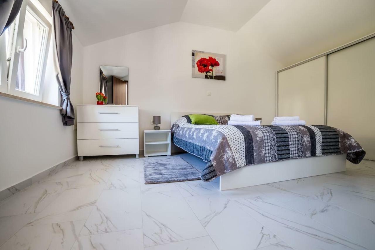 Apartment Podini Brsec Ngoại thất bức ảnh