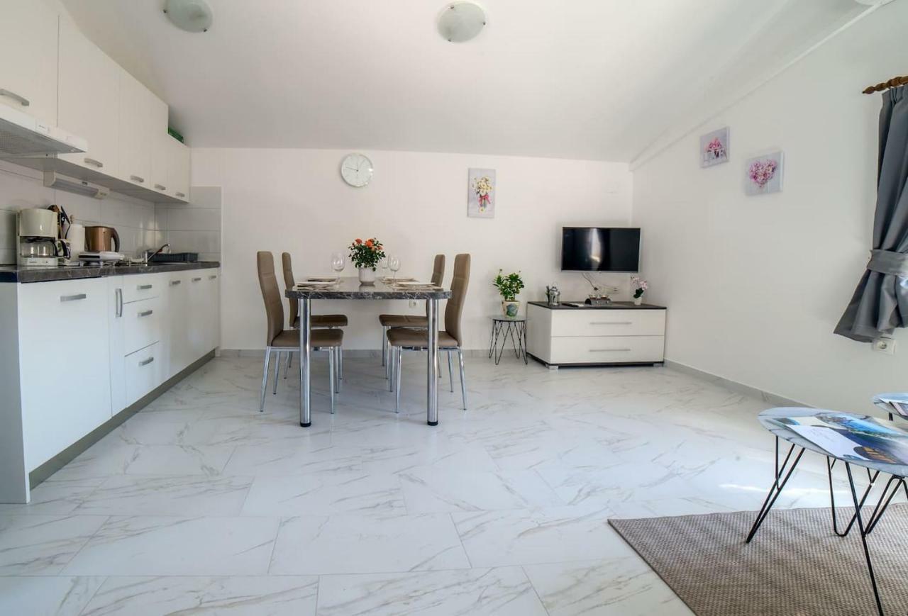 Apartment Podini Brsec Ngoại thất bức ảnh